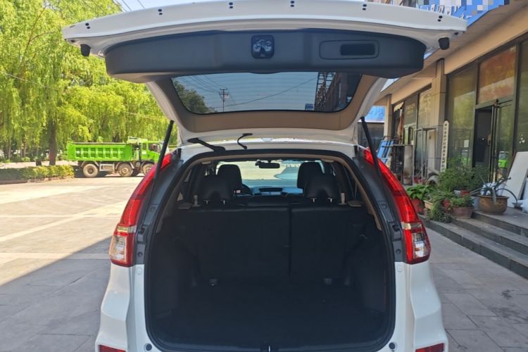 Used Honda CR-V 2016 2.0L two-wheel drive Urban Edition Trunk