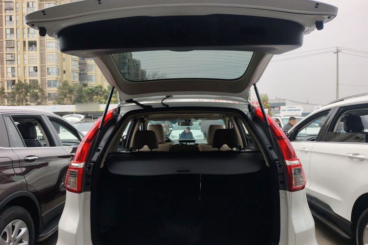Used Honda CR-V 2016 2.0L two-wheel drive Urban Edition Trunk