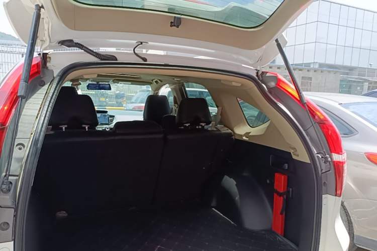 Used Honda CR-V 2016 2.0L two-wheel drive Urban Edition Trunk