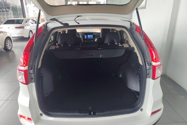 Used Honda CR-V 2016 2.0L two-wheel drive Urban Edition Trunk