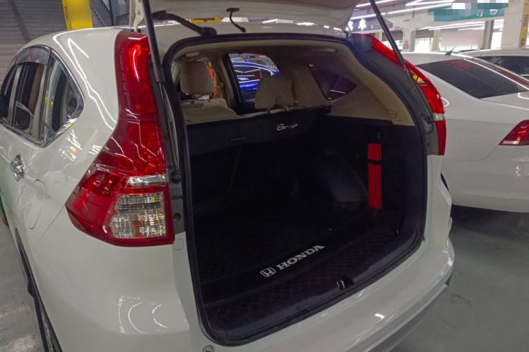 Used Honda CR-V 2016 2.0L two-wheel drive Urban Edition Trunk