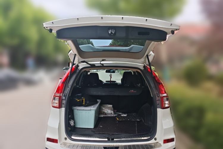 Used Honda CR-V 2016 2.0L two-wheel drive Urban Edition Trunk