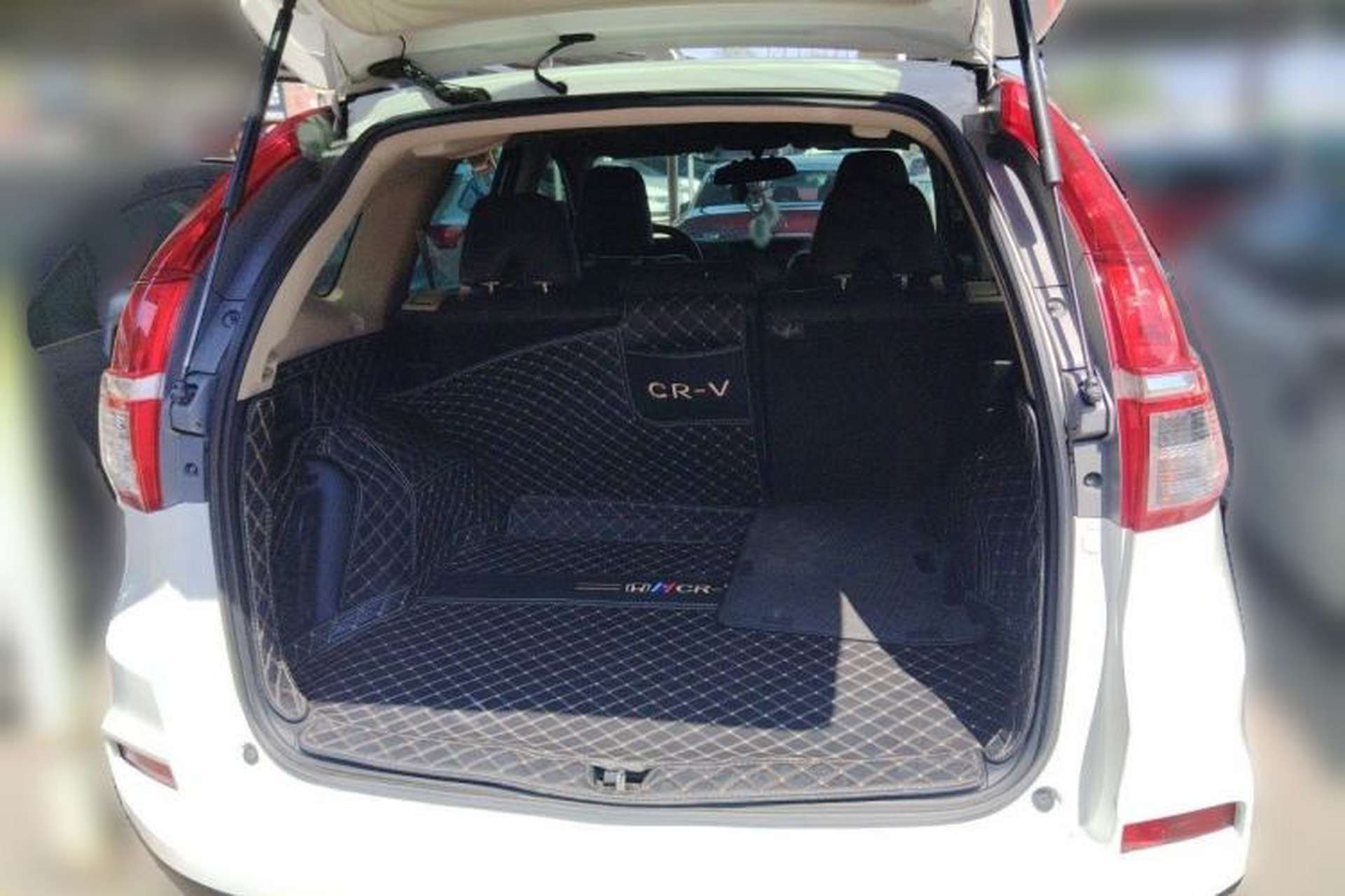 Used Honda CR-V 2016 2.0L two-wheel drive Urban Edition Trunk