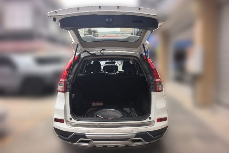 Used Honda CR-V 2016 2.0L two-wheel drive Urban Edition Trunk