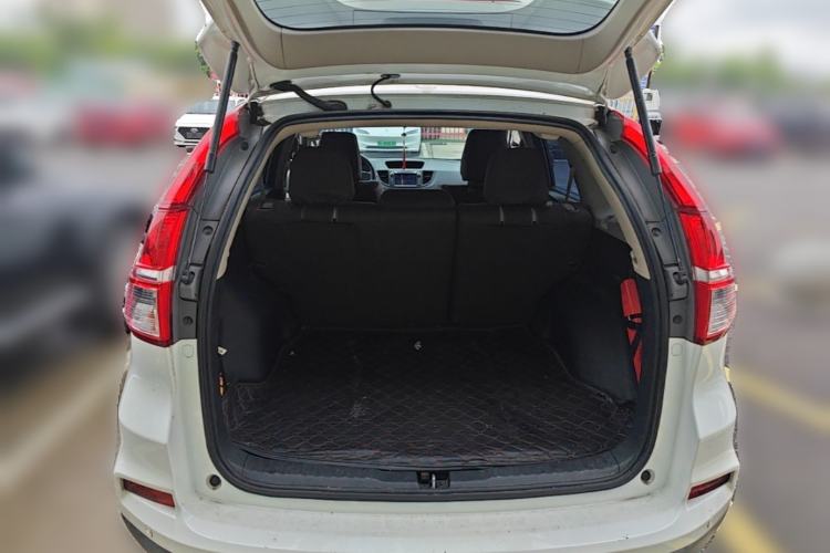 Used Honda CR-V 2016 2.0L Two-Wheel Drive Classic Edition Trunk