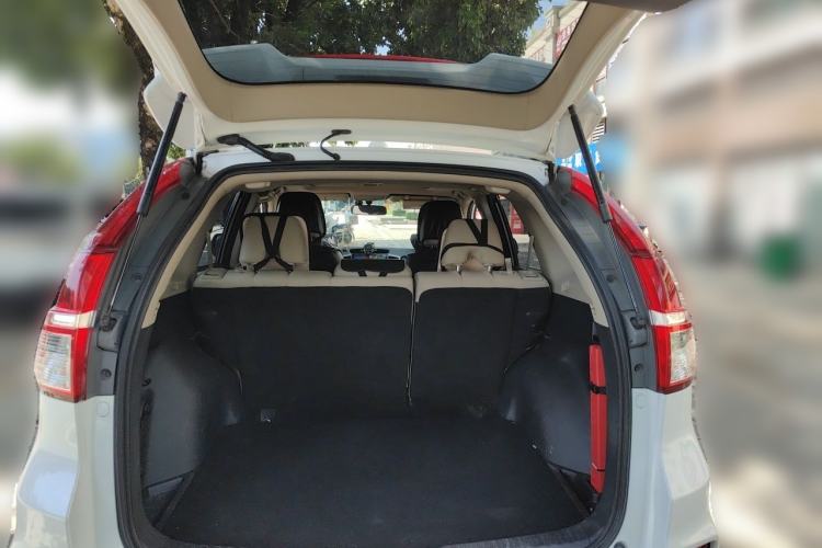 Used Honda CR-V 2016 2.0L two-wheel drive Urban Edition Trunk