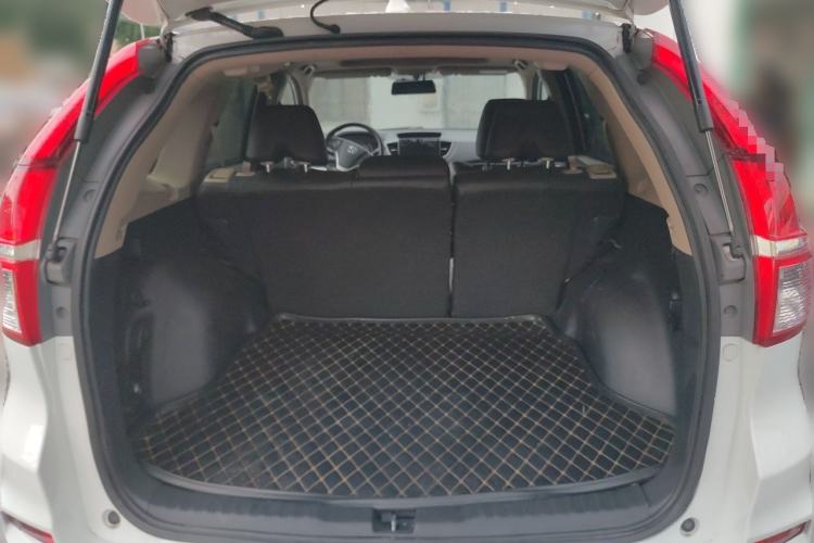Used Honda CR-V 2016 2.0L two-wheel drive Urban Edition Trunk