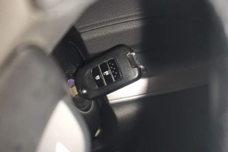 Used Honda CR-V 2016 2.0L Two-Wheel Drive Classic Edition Vehicle Key