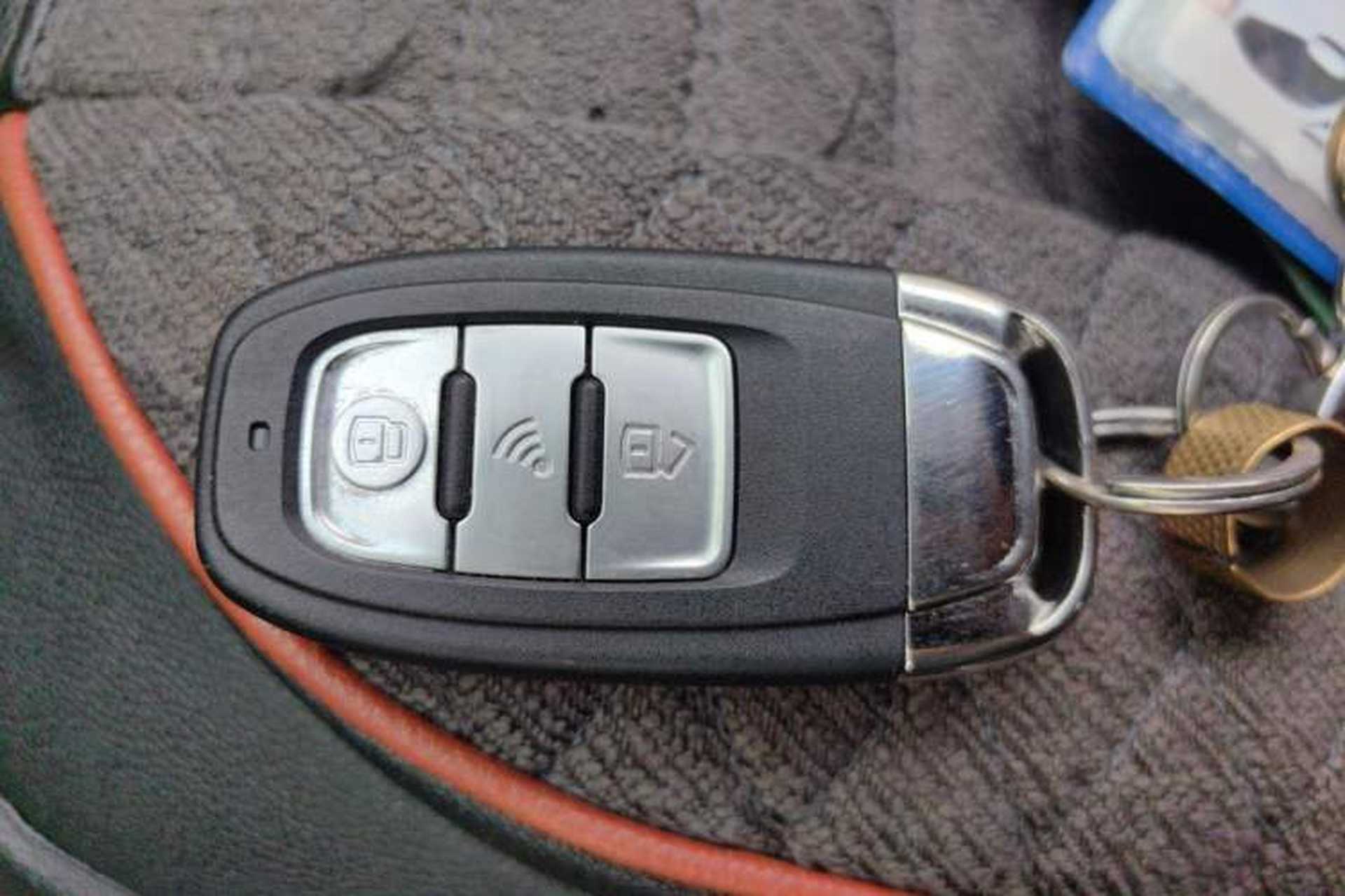 Used Honda CR-V 2016 2.0L two-wheel drive Urban Edition Vehicle Key