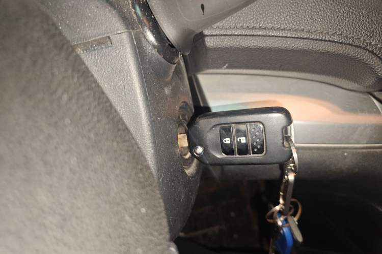 Used Honda CR-V 2016 2.0L Two-Wheel Drive Classic Edition Vehicle Key