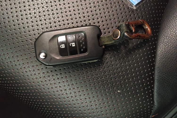 Used Honda CR-V 2016 2.0L Two-Wheel Drive Classic Edition Vehicle Key