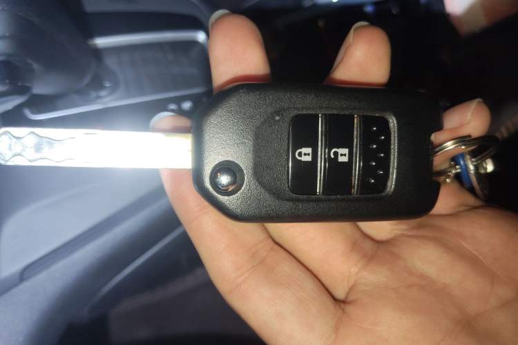 Used Honda CR-V 2016 2.0L Two-Wheel Drive Classic Edition Vehicle Key