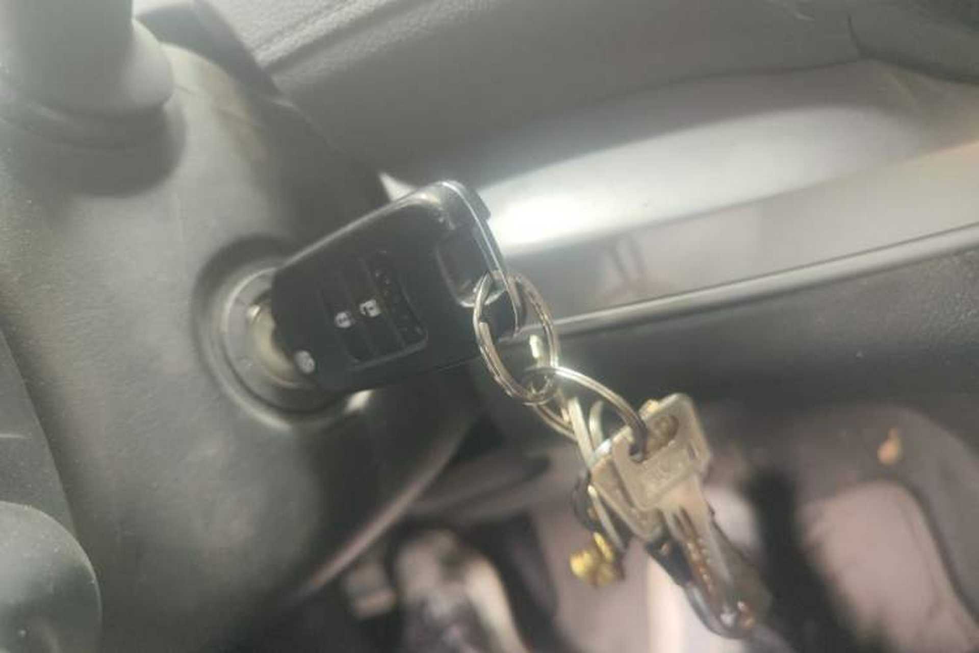 Used Honda CR-V 2016 2.0L two-wheel drive Urban Edition Vehicle Key
