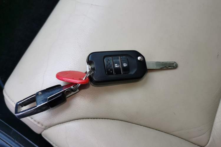 Used Honda CR-V 2016 2.0L two-wheel drive Urban Edition Vehicle Key
