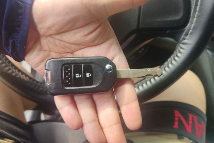 Used Honda CR-V 2016 2.0L Two-Wheel Drive Classic Edition Vehicle Key