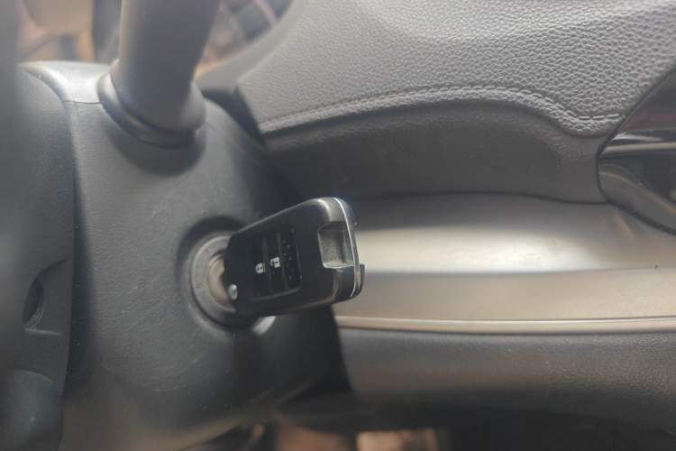 Used Honda CR-V 2016 2.0L two-wheel drive Urban Edition Vehicle Key