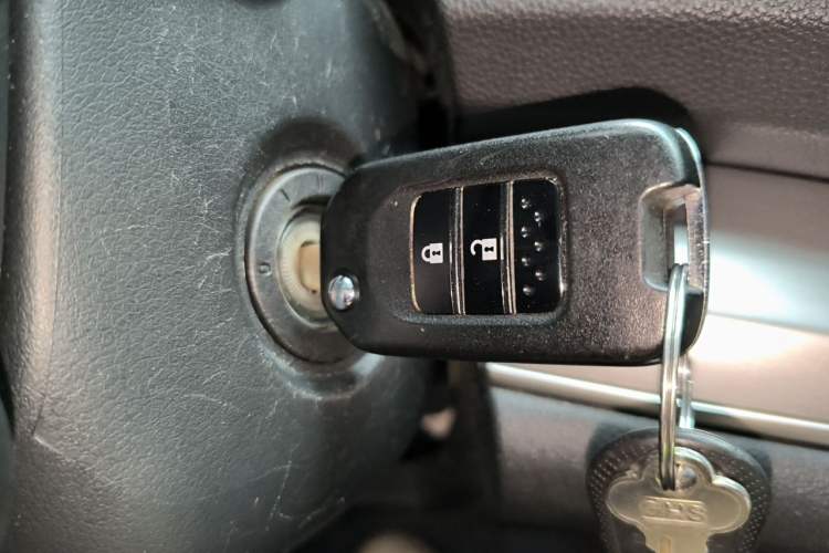 Used Honda CR-V 2016 2.0L Two-Wheel Drive Classic Edition Vehicle Key
