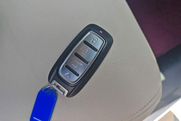 Used Honda CR-V 2016 2.0L Two-Wheel Drive Classic Edition Vehicle Key