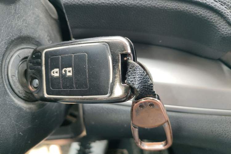 Used Honda CR-V 2016 2.0L Two-Wheel Drive Classic Edition Vehicle Key