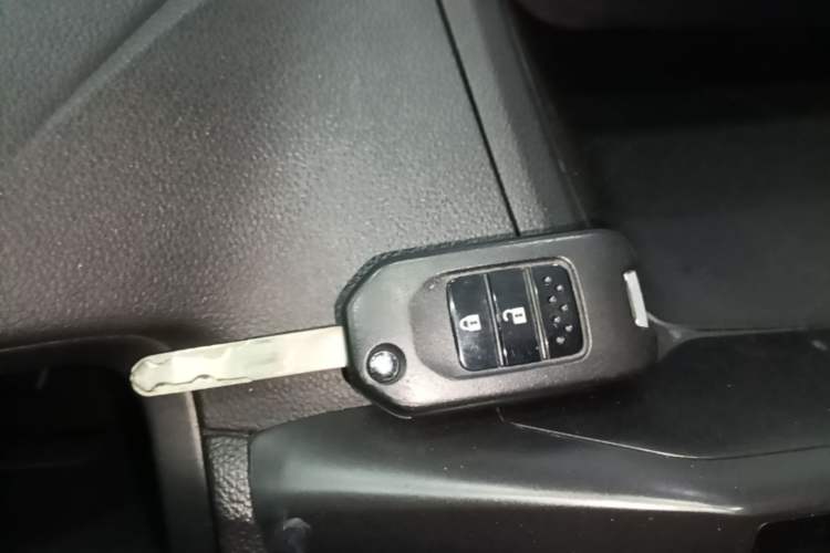 Used Honda CR-V 2016 2.0L Two-Wheel Drive Classic Edition Vehicle Key