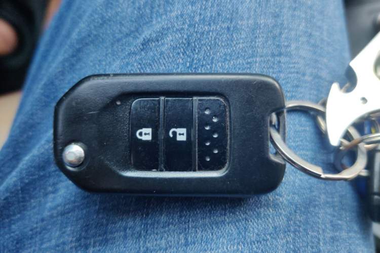 Used Honda CR-V 2016 2.0L Two-Wheel Drive Classic Edition Vehicle Key