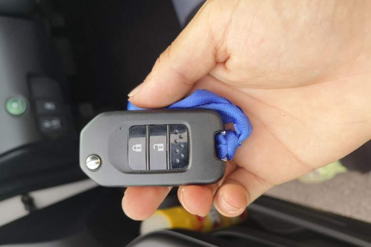 Used Honda CR-V 2016 2.0L two-wheel drive Urban Edition Vehicle Key