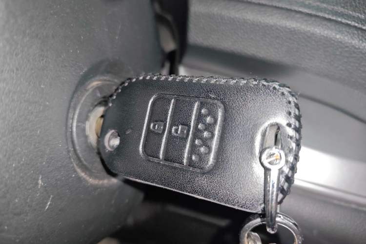 Used Honda CR-V 2016 2.0L two-wheel drive Urban Edition Vehicle Key