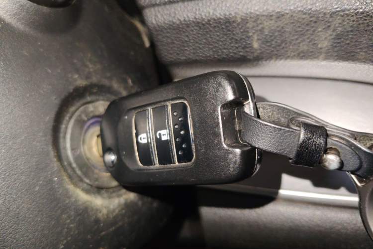 Used Honda CR-V 2016 2.0L Two-Wheel Drive Classic Edition Vehicle Key
