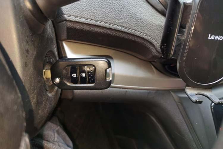 Used Honda CR-V 2016 2.0L Two-Wheel Drive Classic Edition Vehicle Key