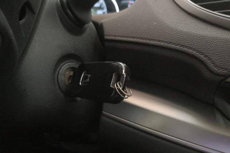 Used Honda CR-V 2016 2.0L two-wheel drive Urban Edition Vehicle Key