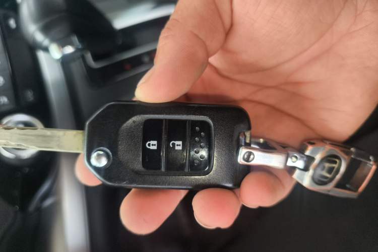 Used Honda CR-V 2016 2.0L Two-Wheel Drive Classic Edition Vehicle Key