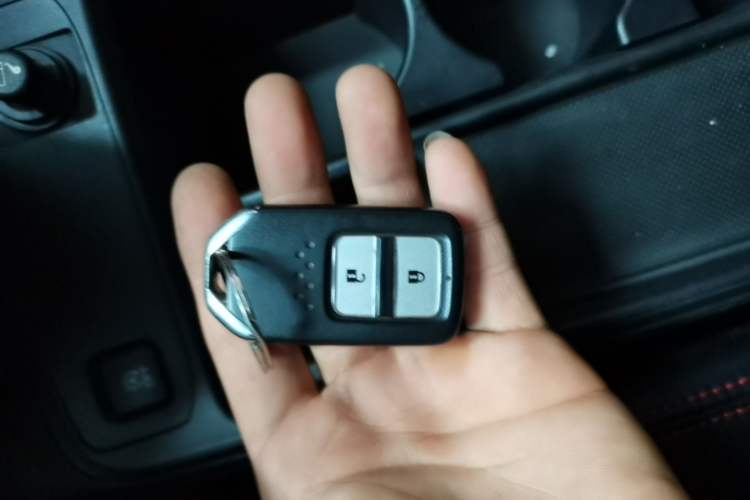 Used Honda CR-V 2016 2.0L two-wheel drive Urban Edition Vehicle Key