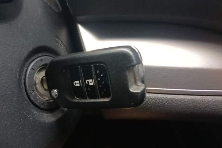 Used Honda CR-V 2016 2.0L Two-Wheel Drive Classic Edition Vehicle Key