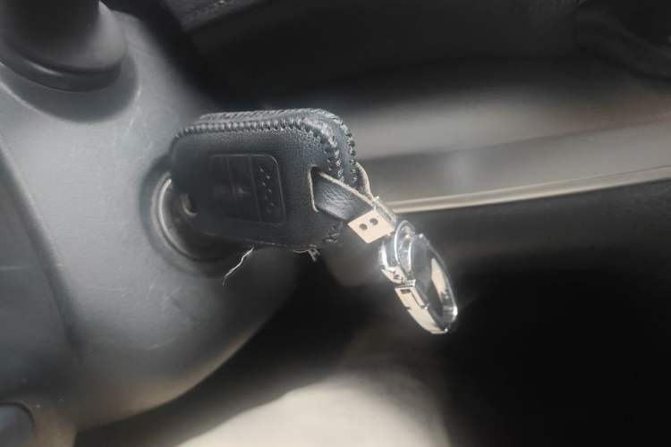 Used Honda CR-V 2016 2.0L two-wheel drive Urban Edition Vehicle Key