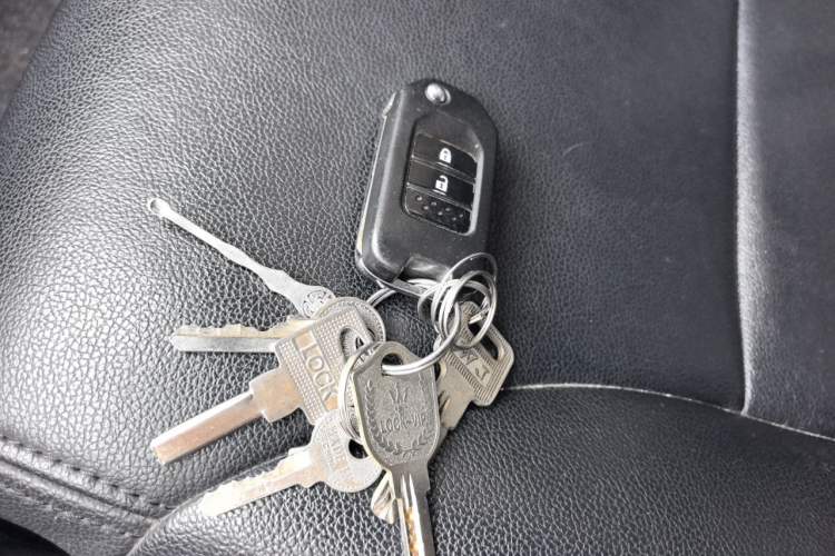 Used Honda CR-V 2016 2.0L two-wheel drive Urban Edition Vehicle Key