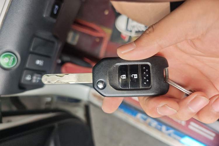 Used Honda CR-V 2016 2.0L Two-Wheel Drive Classic Edition Vehicle Key