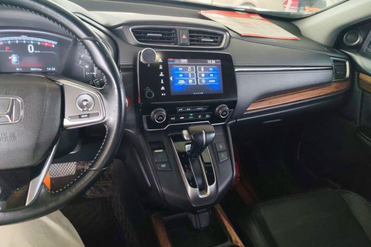 Used Honda CR-V 2017 240TURBO CVT Front-Wheel Drive Fashion Edition Center Console