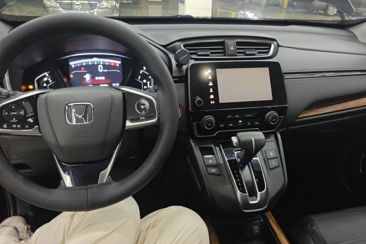 Used Honda CR-V 2017 240TURBO CVT Front-Wheel Drive Fashion Edition Center Console