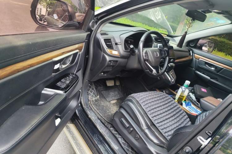 Used Honda CR-V 2017 240TURBO CVT Front-Wheel Drive Fashion Edition Driver Seat