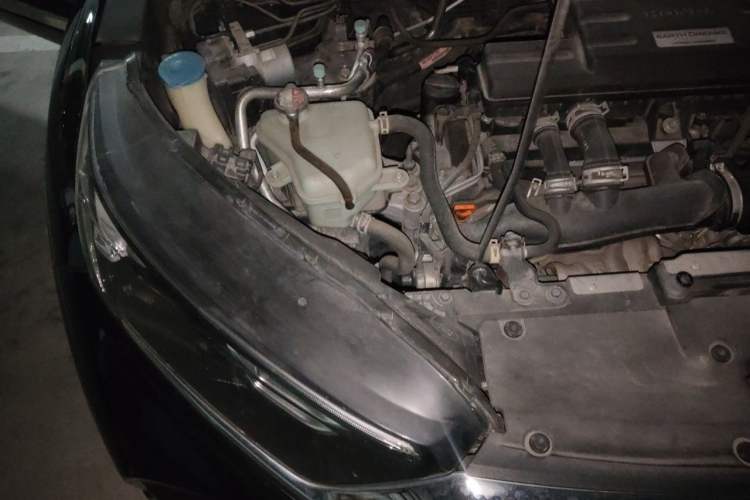 Used Honda CR-V 2017 240TURBO CVT 2WD Comfort Version Engine Bay Right