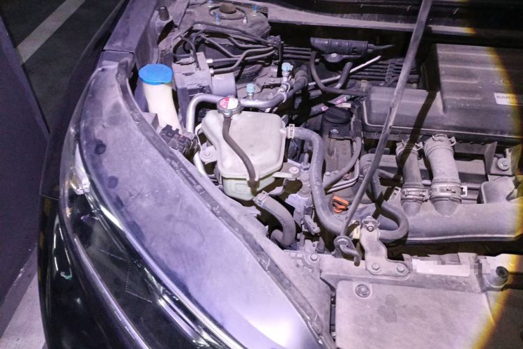 Used Honda CR-V 2017 240TURBO CVT 2WD Comfort Version Engine Bay Right