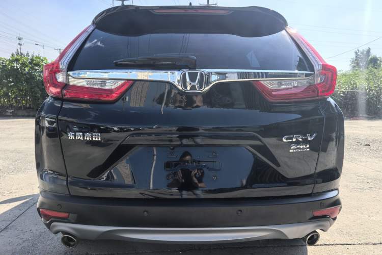 Used Honda CR-V 2017 240TURBO Manual Two-Wheel Drive Classic Edition Exterior 5