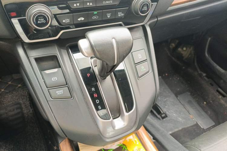 Used Honda CR-V 2017 240TURBO CVT Front-Wheel Drive Fashion Edition Gear Lever