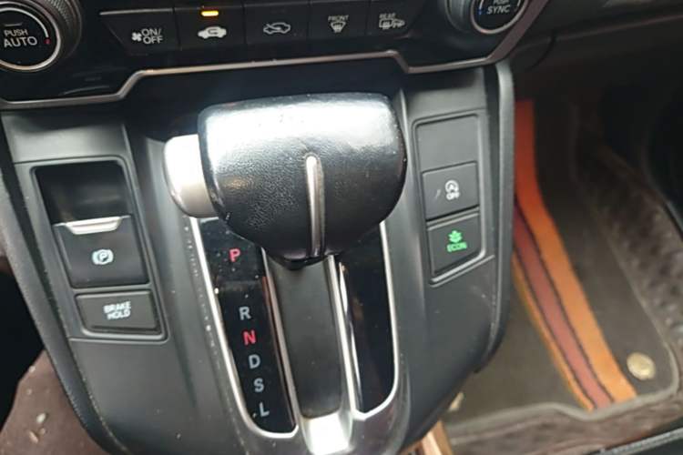 Used Honda CR-V 2017 240TURBO CVT Front-Wheel Drive Fashion Edition Gear Lever