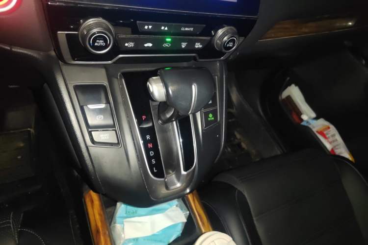Used Honda CR-V 2017 240TURBO CVT Front-Wheel Drive Fashion Edition Gear Lever