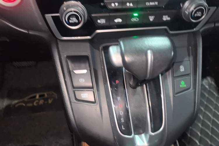 Used Honda CR-V 2017 240TURBO CVT Front-Wheel Drive Fashion Edition Gear Lever
