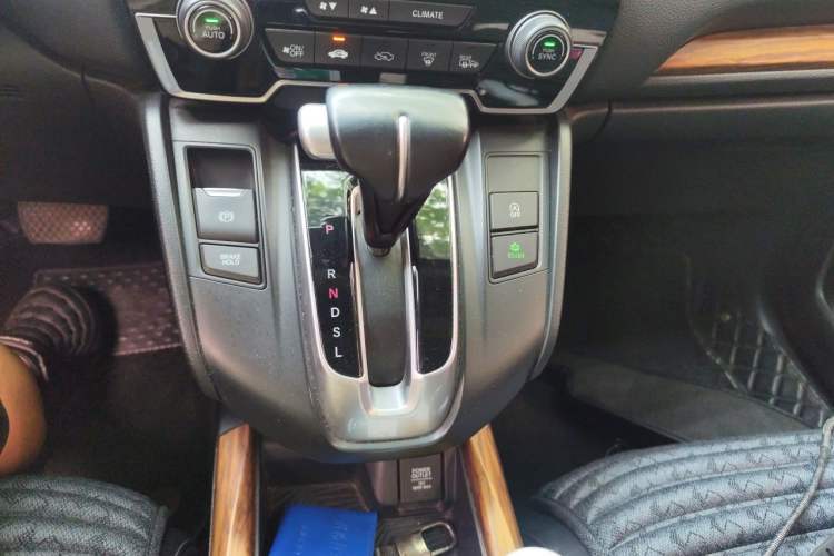 Used Honda CR-V 2017 240TURBO CVT Front-Wheel Drive Fashion Edition Gear Lever