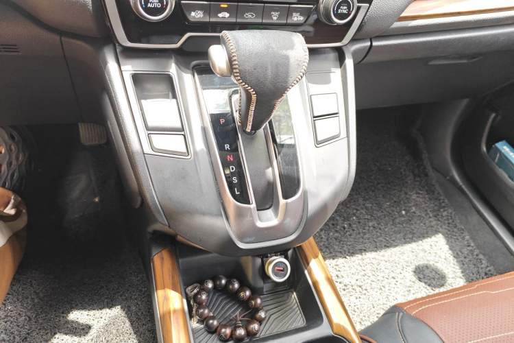 Used Honda CR-V 2017 240TURBO CVT Front-Wheel Drive Fashion Edition Gear Lever