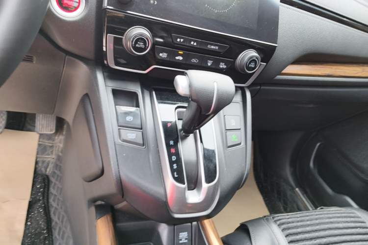 Used Honda CR-V 2017 240TURBO CVT Front-Wheel Drive Fashion Edition Gear Lever