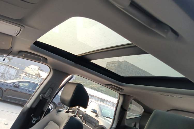 Used Honda CR-V 2017 240TURBO CVT Front-Wheel Drive Fashion Edition Headliner